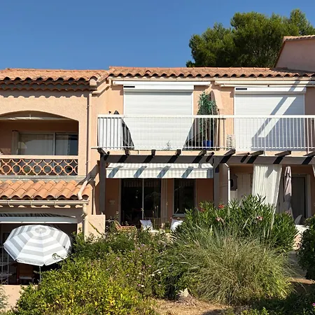 Vue Climatise - Piscine - 4 Couchages - Confort *